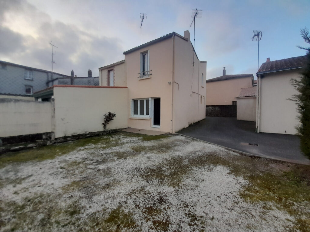 maison à vendre Les Herbiers maison avec cour et garage quartier Ardelay
