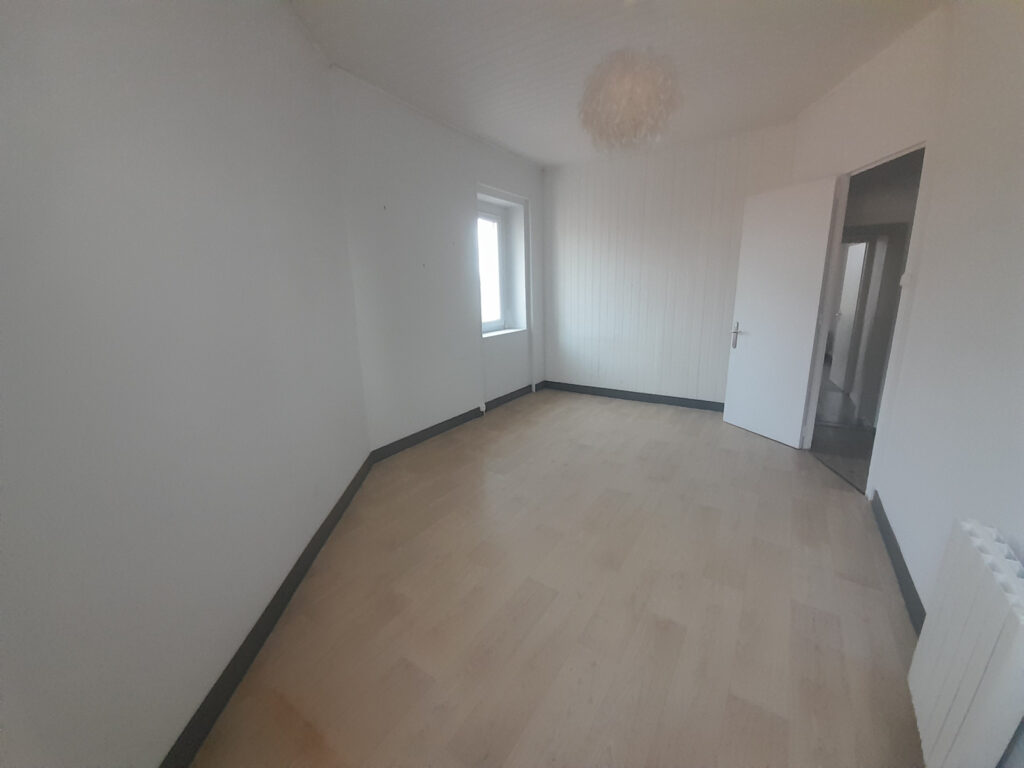 maison à vendre Les Herbiers chambre lumineuse parquet 3 chambres maison de bourg